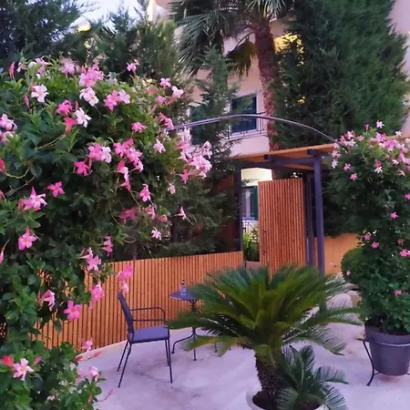 Apartment Katsenos Nikiana